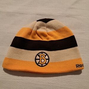 Reebok Boston Bruins Winter Classic 2010 reversible beanie, VGUC